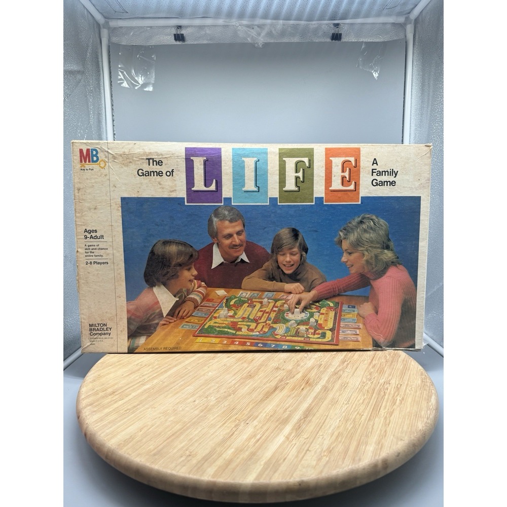 Vintage 1979 "THE GAME OF LIFE" Milton Bradley Family Board Game